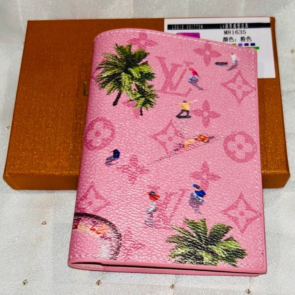 PASSPORT: Pink w/Green Palm Trees & Monogram, NIB - Picture 3 of 11